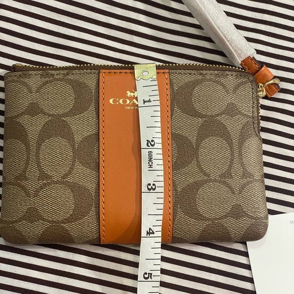 Coach Wristlet New - Picture 4 of 10